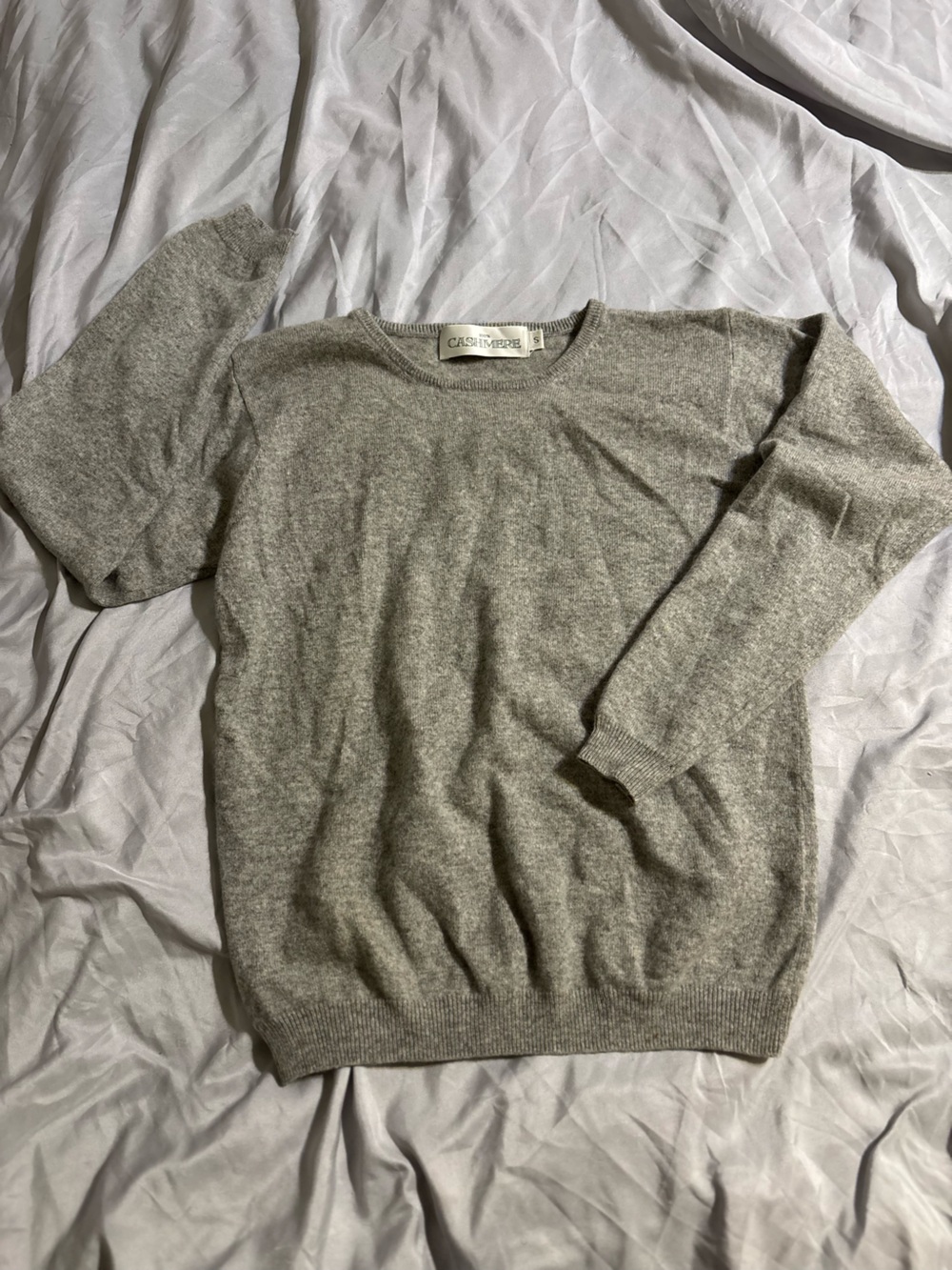 Men's Grey Crewneck Cashmere Sweater - Classic Comfort